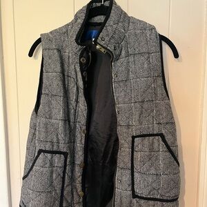 Francesca's Collections Gray and Black Quilted Vest
